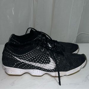 Black Nike Flyknit Zoom agility tennis shoe size 9.5w
